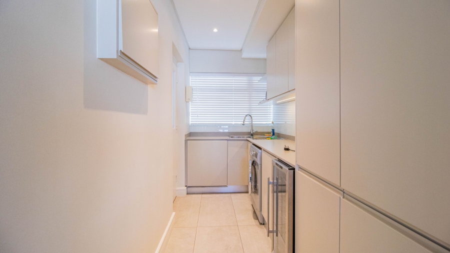 To Let 2 Bedroom Property for Rent in Fresnaye Western Cape